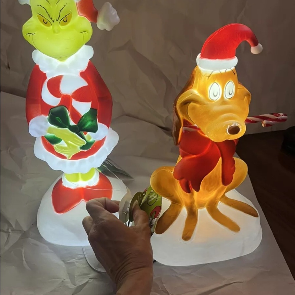 Grinch and Max Christmas Light-Up Decor